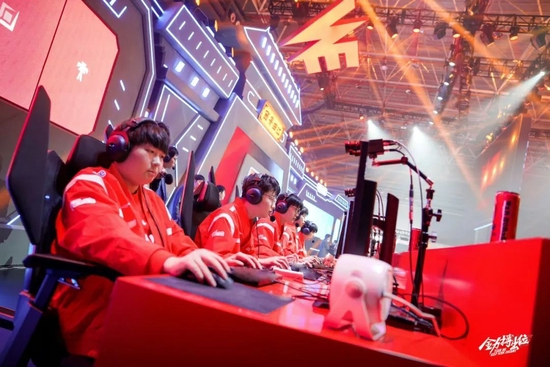 更是年轻一 更是年轻一